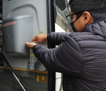 Vehículo HINO FC de turismo